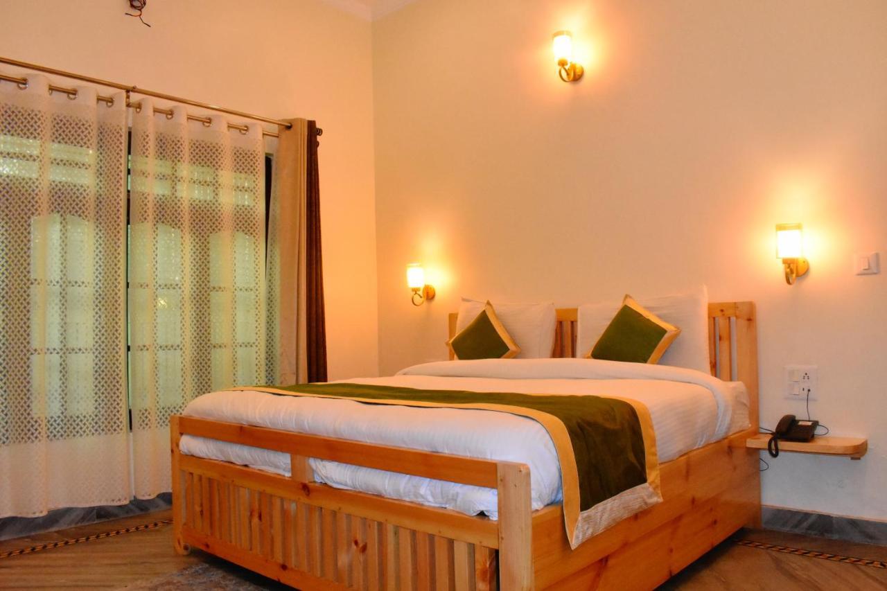 The Walnut Creek Hotel Bhīm Tāl Kültér fotó
